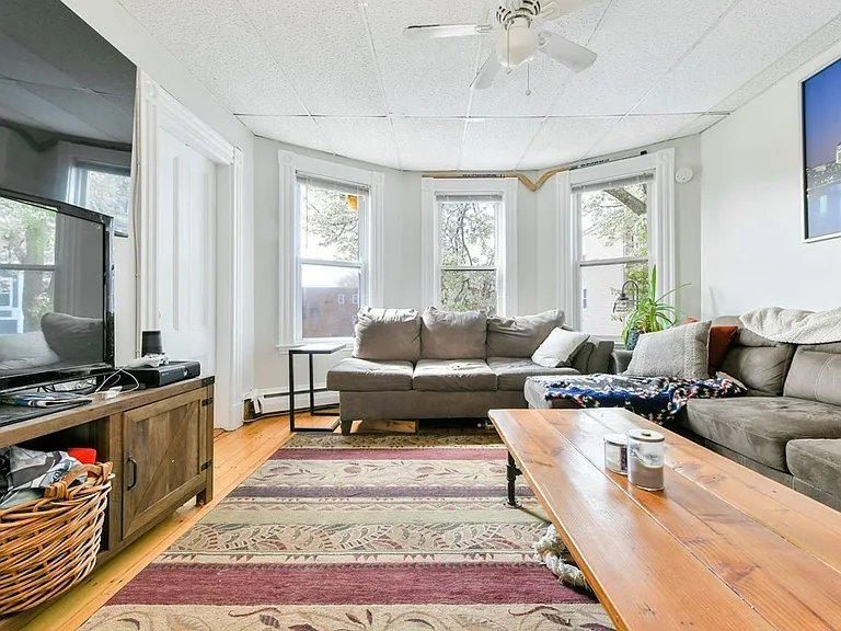 748 E 3rd St #2 — Photo 1