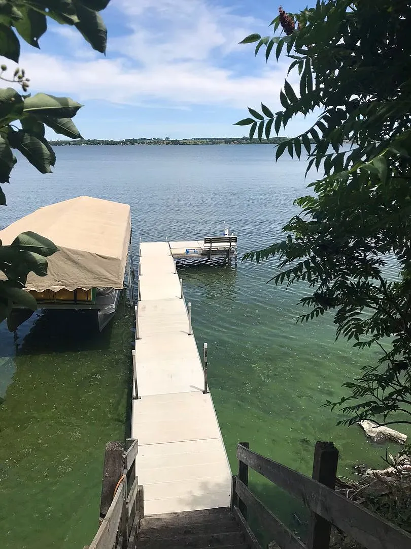 Home For Rent on Lake Madison — Photo 2