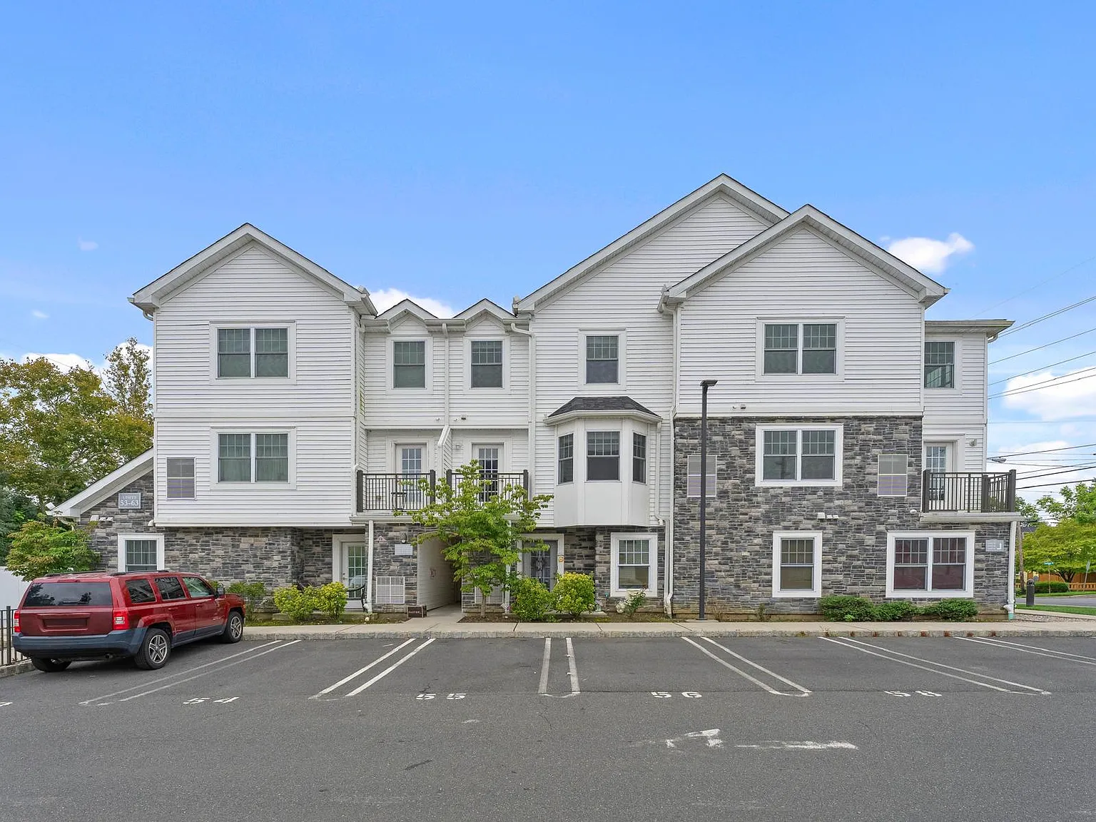 2 bed, 2.5 bath, 1376 sqft, $3,000 — Photo 2