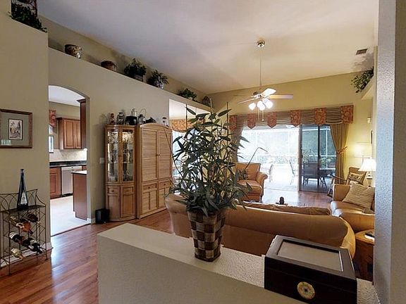4th image of 8505 Goldfinch Ct