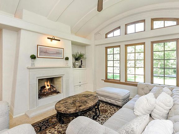 5th image of 5725 Smithtown Way