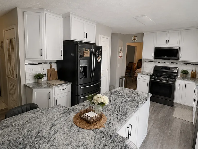 2707 Arrowhead Ln — Photo 1