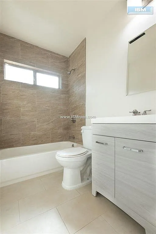 1222 W. 39th — Photo 3