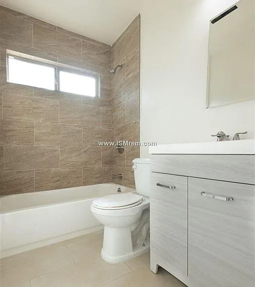 1222 W 39th St — Photo 3