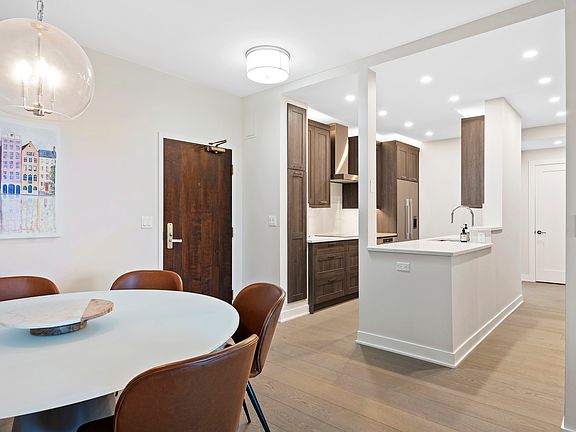 5th image of 2100 N Lincoln Park W APT 6CN