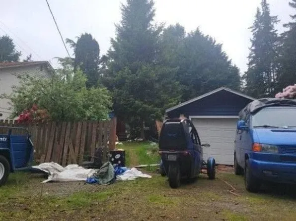 738 N 148th St, Shoreline, WA 98133