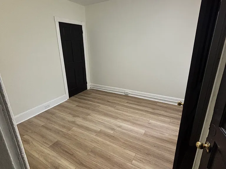 1520 N Van Buren St #2 — Photo 9