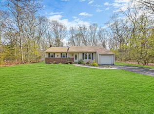 14 Dundalk Rd, Manorville, NY 11949