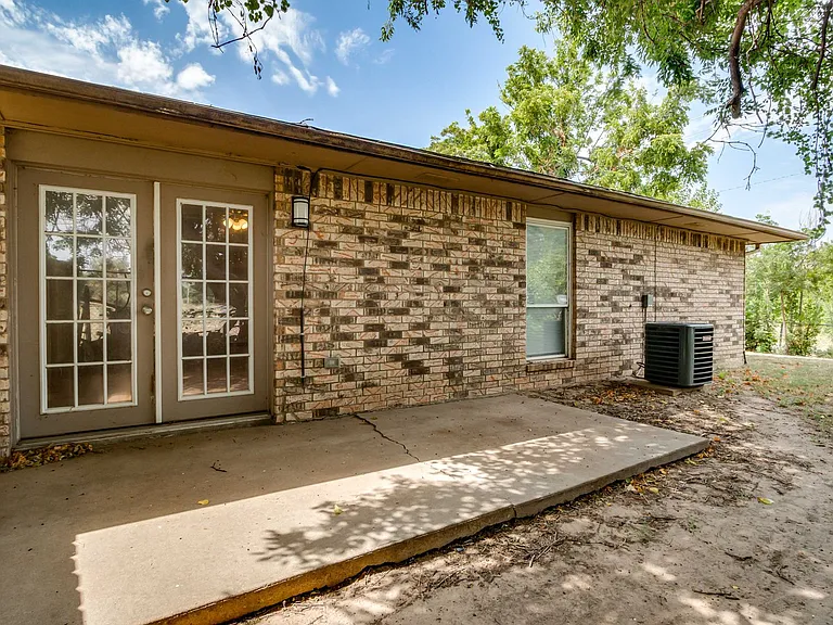 819 N Eagle Ln — Photo 40
