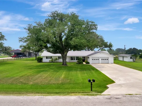 216 Wearden Dr, Victoria, TX 77904