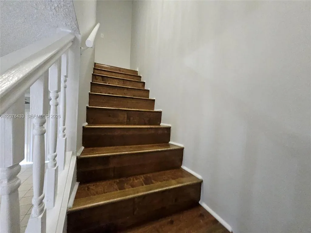 9505 NW 42nd St — Photo 3
