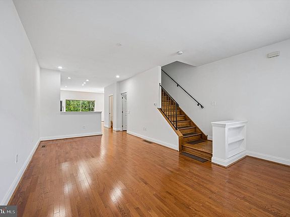 4th image of 2741 Tilton St