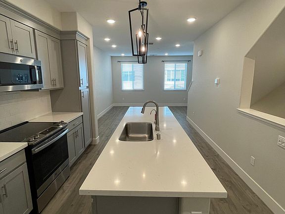 4th image of 363 Pear Tree Ter Unit E