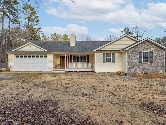 3rd image of 167 Jamestown Ln