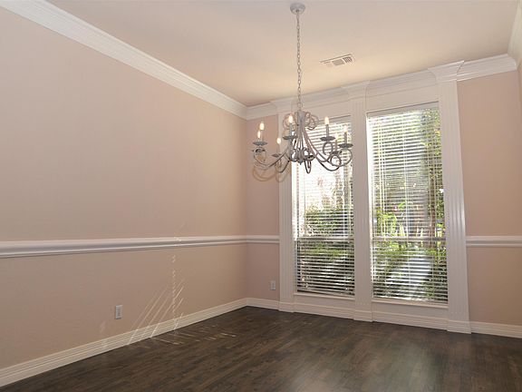 3rd image of 916 Wentwood Dr