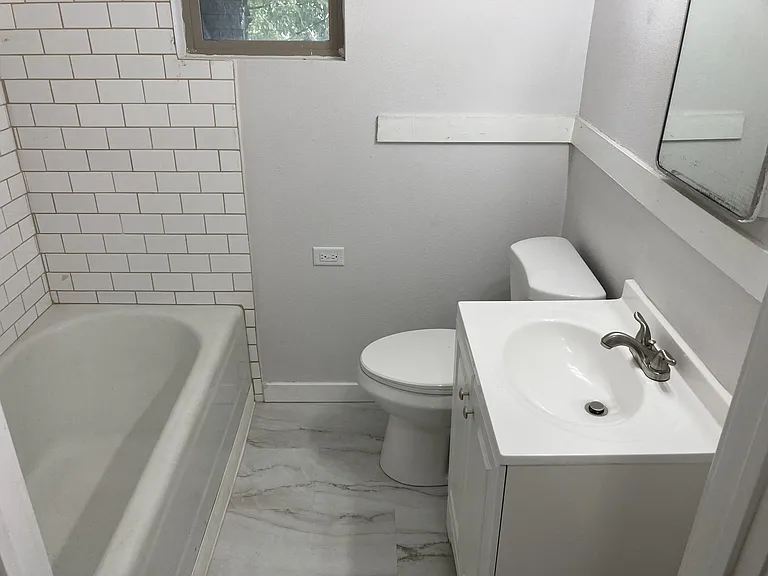 1812 G St N #1 — Photo 8