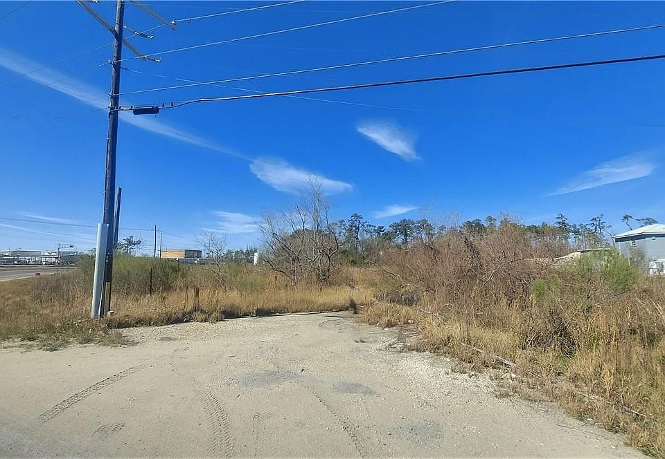 2nd image of Bayou Dinde Rd