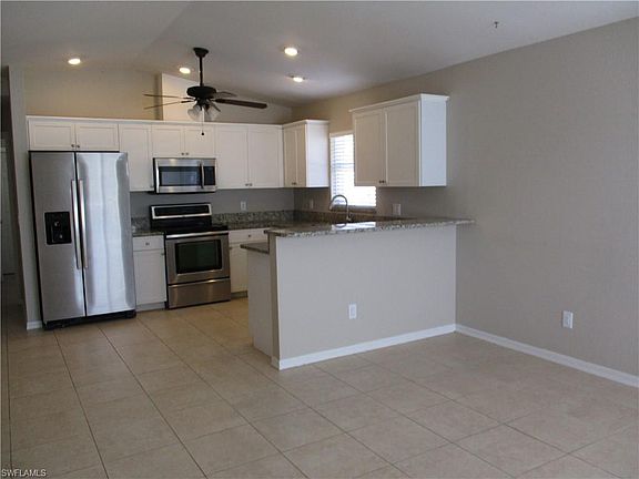 2nd image of 3924/3926 Santa Barbara Blvd