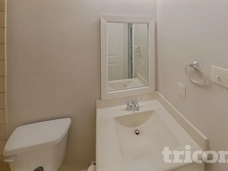 1812 Fairbanks Dr — Photo 14