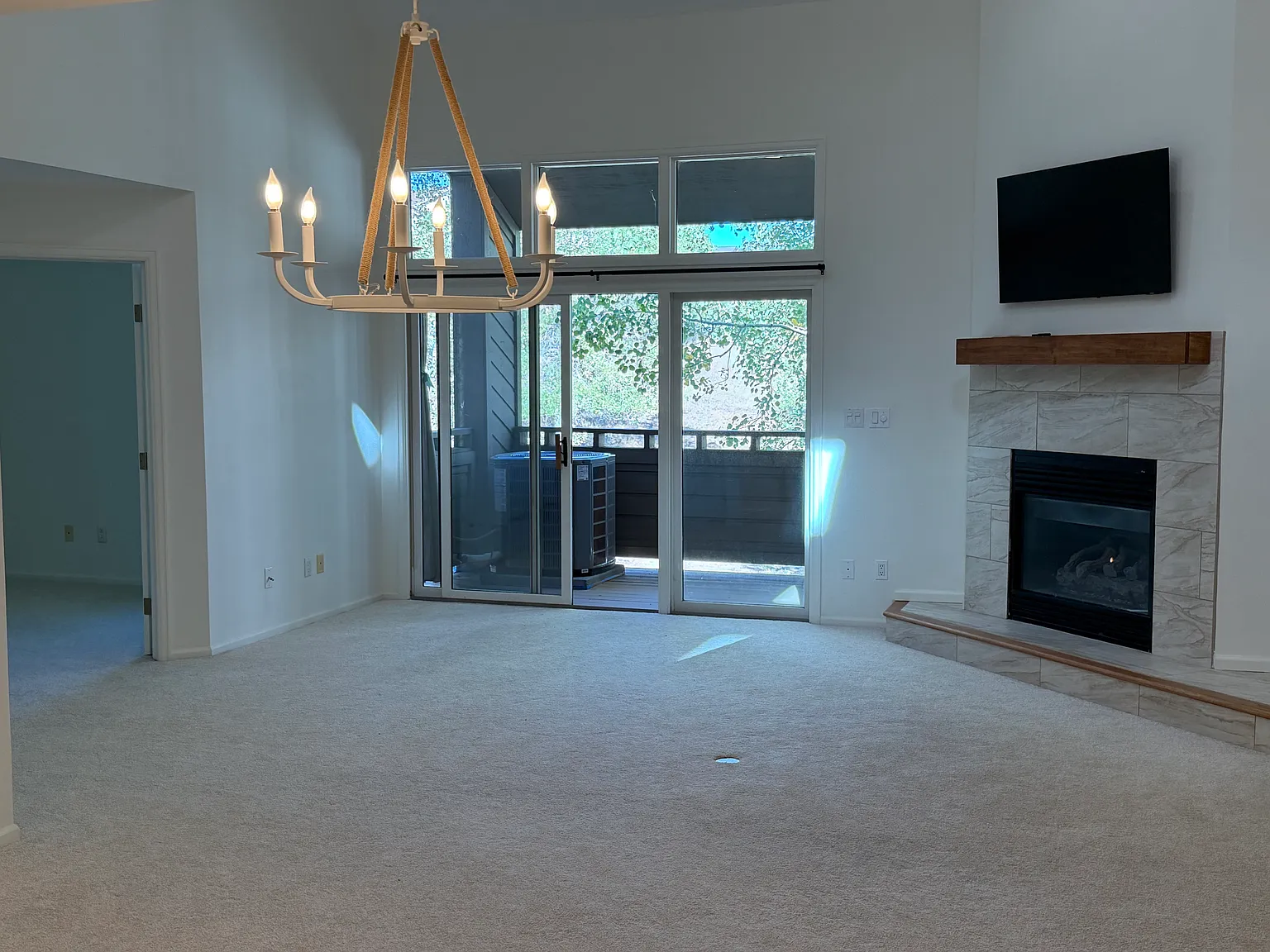 3 bed, 1555 sqft, $2,850 — Photo 2