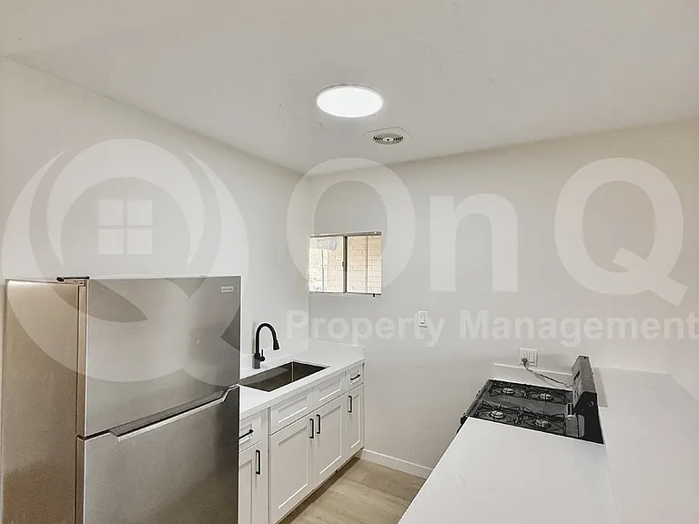 25 E Eva St #17 — Photo 4