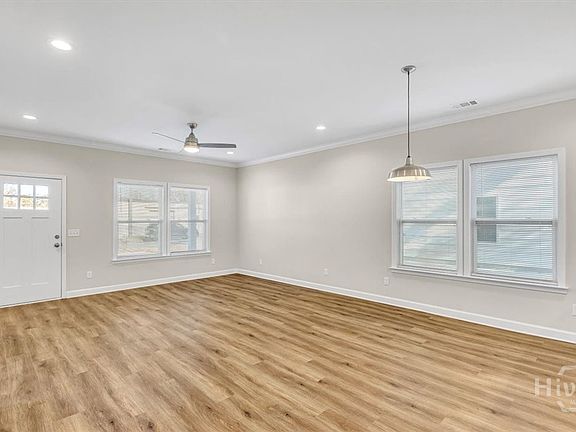 3rd image of 39 Travis Street