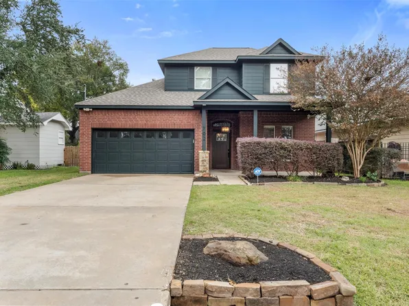 702 Clayton St, Tomball, TX 77375