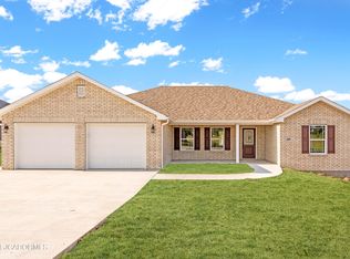 220 Rosewood Ct, Holts Summit, MO 65043