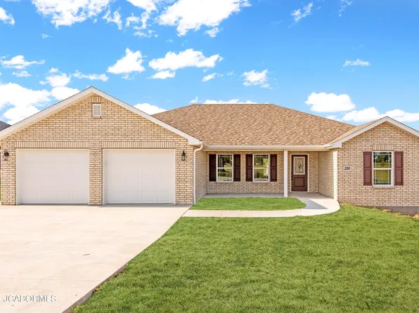 220 Rosewood Ct, Holts Summit, MO 65043