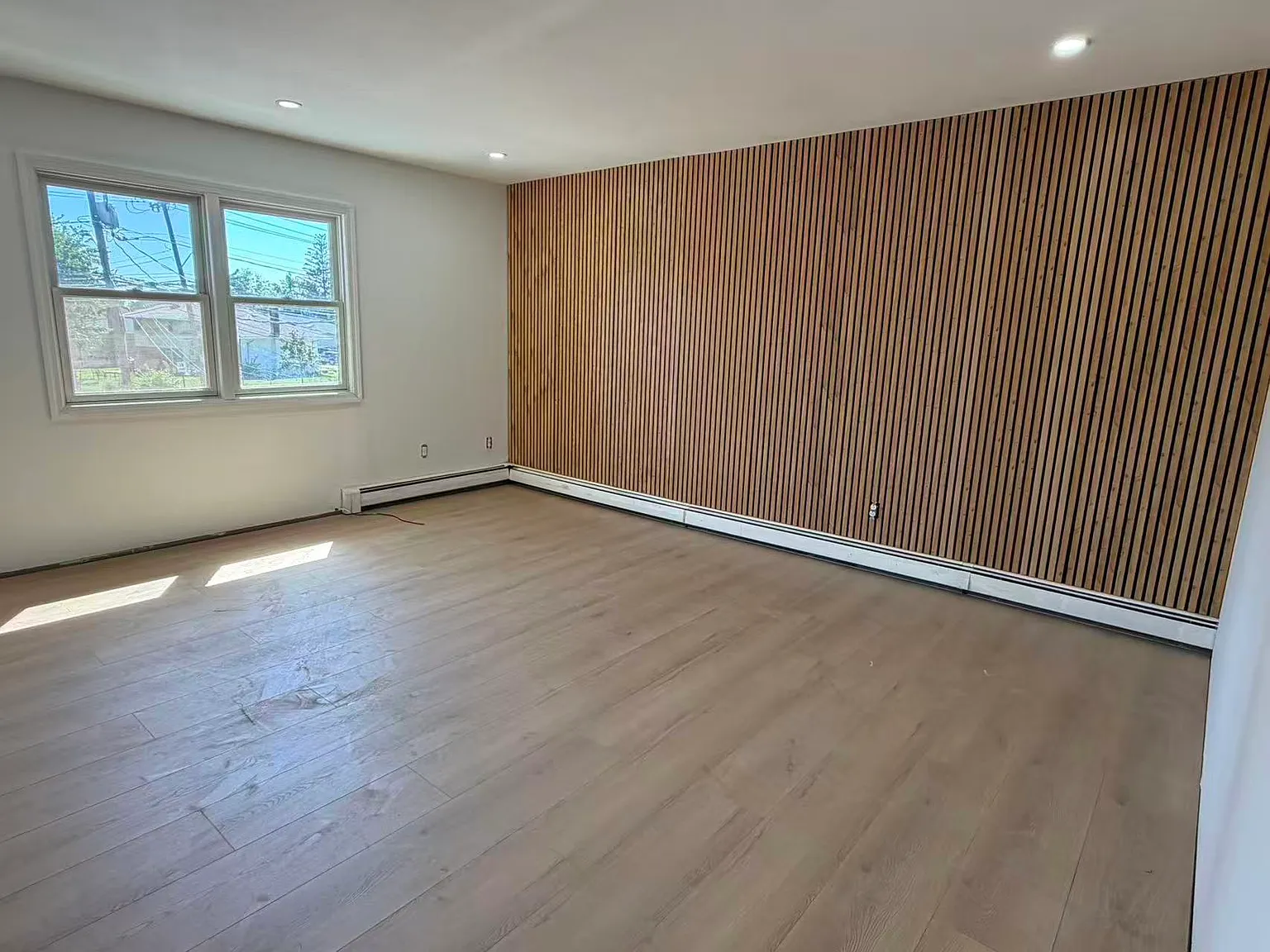 622 Old Country Rd — Photo 3