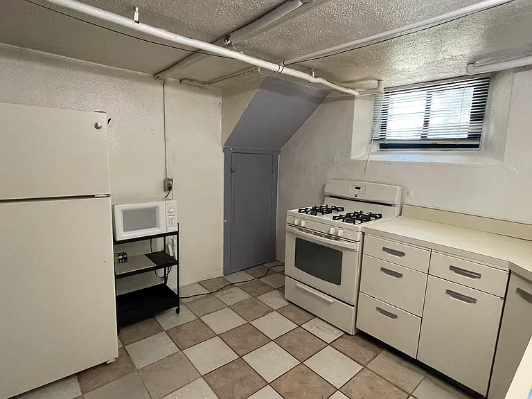 1170 N Monroe St #B — Photo 10