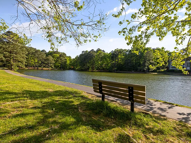 144 Lake Hollow Cir — Photo 26