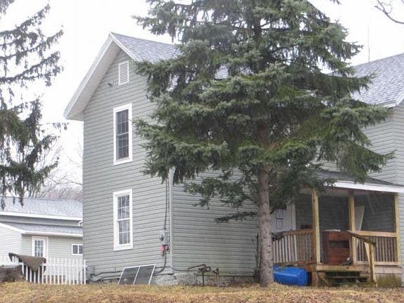 5th image of 418 Willard St
