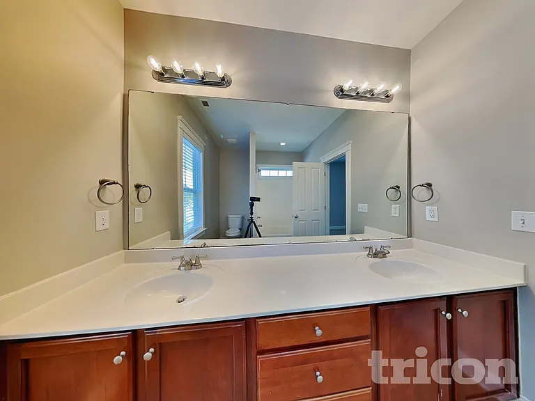 13528 Swinton Rd — Photo 7