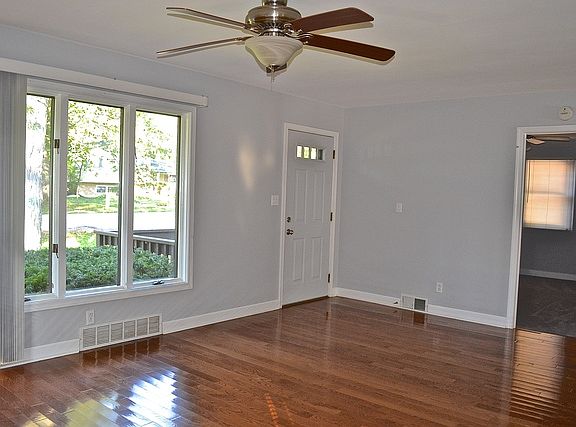5th image of 1110 Elm Dr