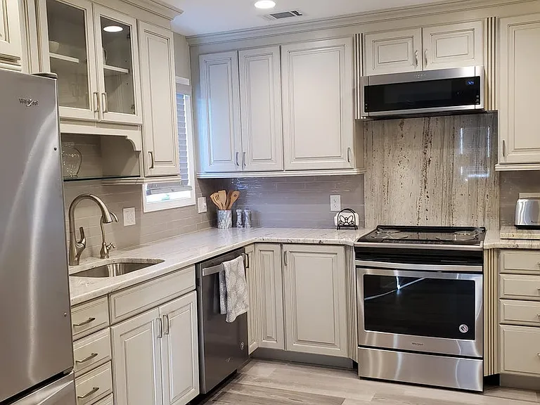 1704 Grand Central Ave — Photo 12