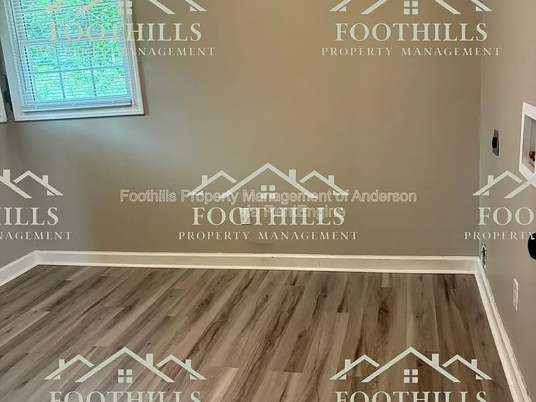 1109 Centerville Rd — Photo 11