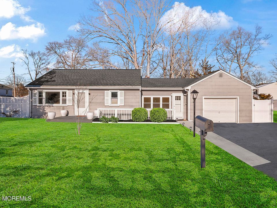 1st image of 72 Baywood Boulevard