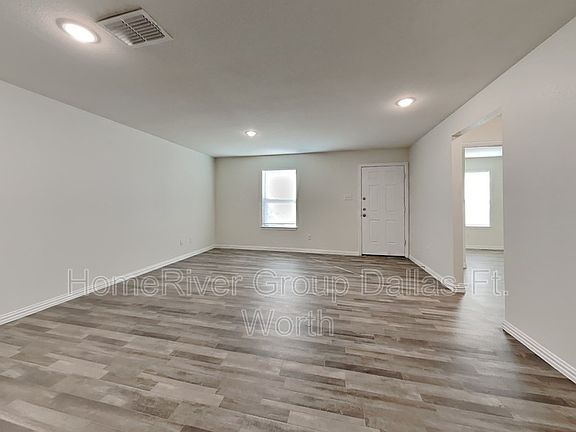 4th image of 2701 Southland St
