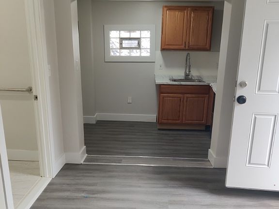 2nd image of 5416 Vine St