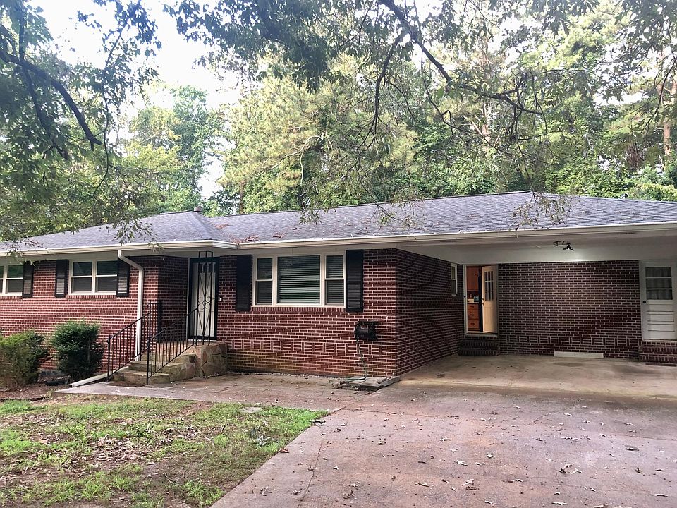 4978 Spring Hill Dr. Sugar Hill GA