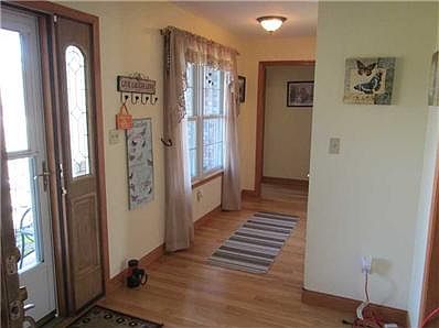 Entry. Home has 8 Large closets! PLENTY of storage room in this house!