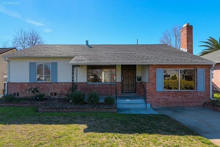 313 13th St photo 1