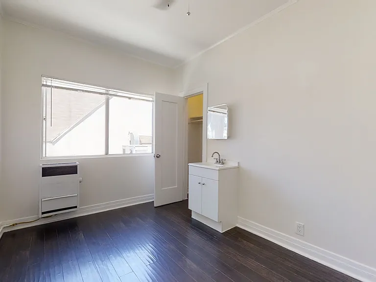 18th Street Apartments — Photo 18