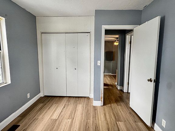 4th image of 1007 6th Ave