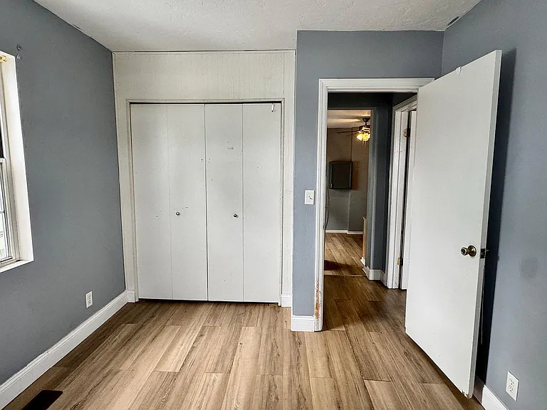 1007 6th Ave — Photo 4