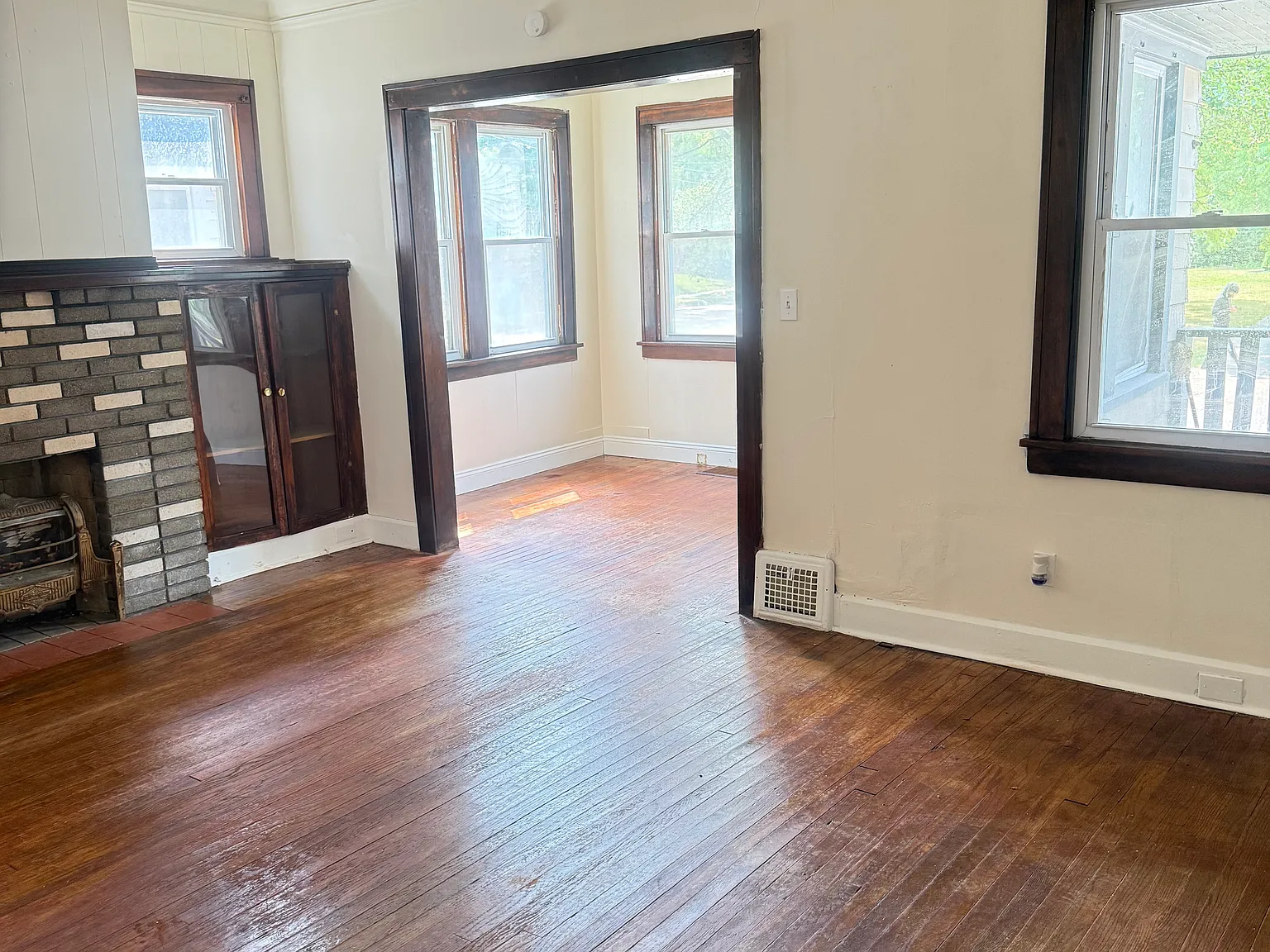 2 bed, 1100 sqft, $1,000 — Photo 4