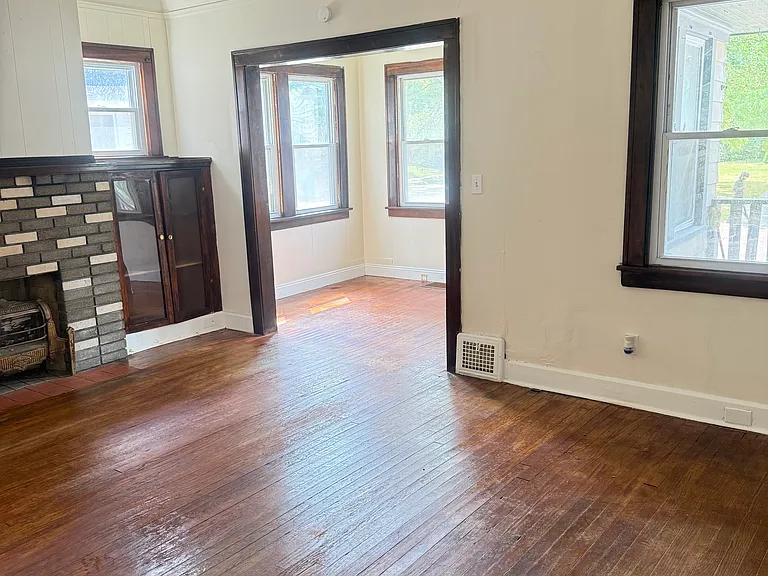 16007 Huntmere Ave #1 — Photo 4