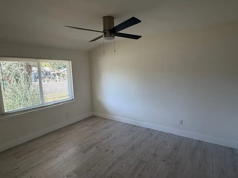 6820 Lincoln Oaks Dr — Photo 10