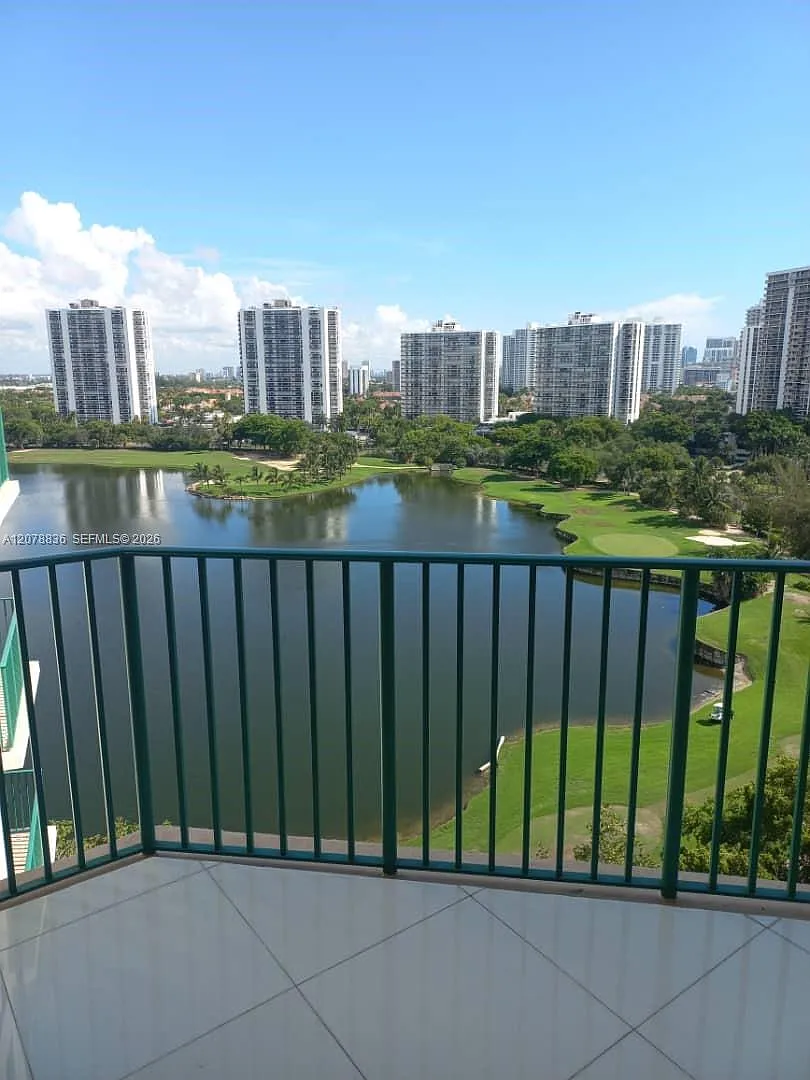 Turnberry Vlg No Tower Co — Photo 1